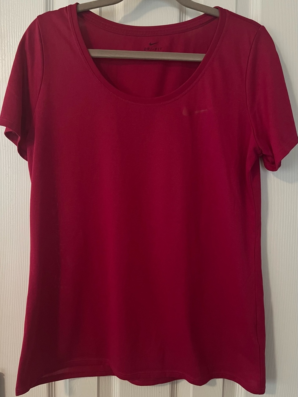Nike Women’s Short-Sleeve Scoop Neck Active Tee